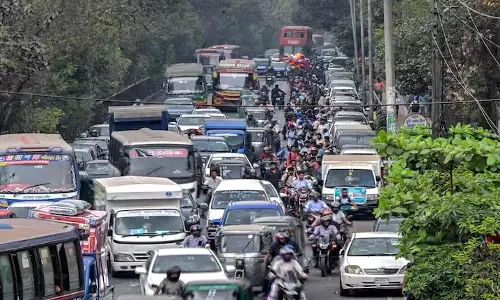Bangladesh ने ईंधन की राशनिंग की, क्योंकि मध्यपूर्व युद्ध से ऊर्जा की कमी और बढ़ गई