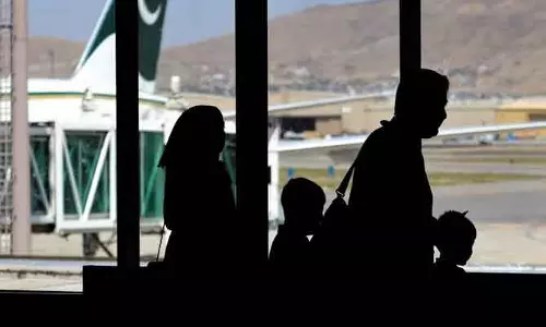 Pakistani वीज़ा पर ब्लैक मार्केट के आरोपों को एम्बेसी ने नकारा Pakistani वीज़ा पर ब्लैक मार्केट के आरोपों को एम्बेसी ने नकारा