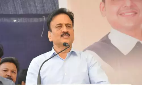 Rohit Pawar की क्रैश विवाद में महाजन ने आलोचना की Rohit Pawar की क्रैश विवाद में महाजन ने आलोचना की