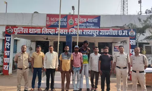 ऑपरेशन ‘निश्चय’ के तहत पुलिस की बड़ी कार्रवाई, अवैध शराब बेचते 4 गिरफ्तार ऑपरेशन ‘निश्चय’ के तहत पुलिस की बड़ी कार्रवाई, अवैध शराब बेचते 4 गिरफ्तार