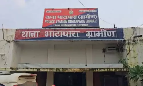 सरपंच पर मारपीट और धमकी देने का आरोप, युवक और उसकी मां से की हाथापाई