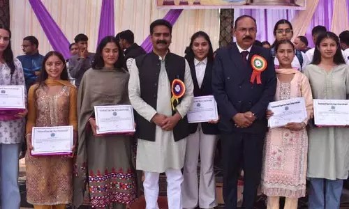 MLA ने मंडी कॉलेज में मेधावी छात्रों को सम्मानित किया