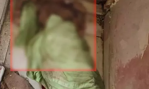 पति ने की पत्नी की सिर पटककर हत्या, वारदात के बाद आरोपी फरार पति ने की पत्नी की सिर पटककर हत्या, वारदात के बाद आरोपी फरार
