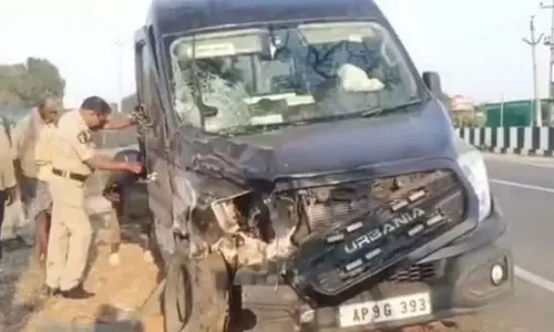 Andhra Pradesh: काफिले की टक्कर में युवक की मौत