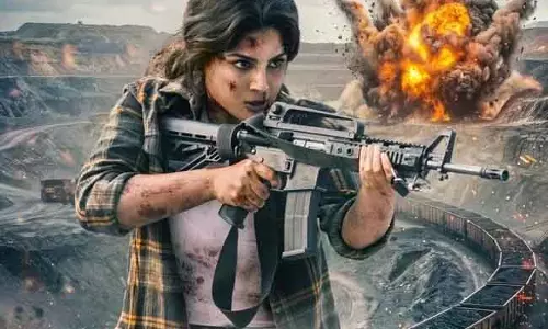Samyuktha का दमदार एक्शन लुक सामने आया Samyuktha का दमदार एक्शन लुक सामने आया