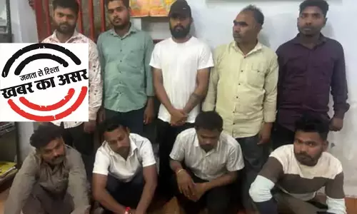 शराब दुकान के पीछे जमी थी जुए की महफ़िल, पुलिस छापे में 9 जुआरी धाराए शराब दुकान के पीछे जमी थी जुए की महफ़िल, पुलिस छापे में 9 जुआरी धाराए