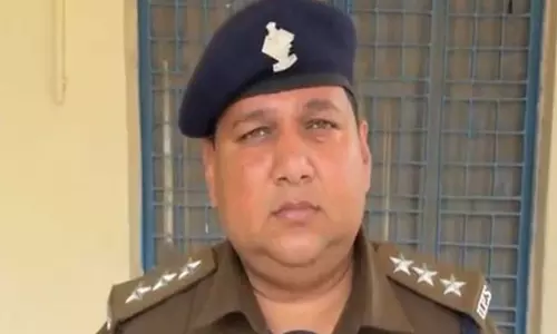 उत्तराखंड गवर्नर का हेलीकॉप्टर Srinagar में लैंड उत्तराखंड गवर्नर का हेलीकॉप्टर Srinagar में लैंड