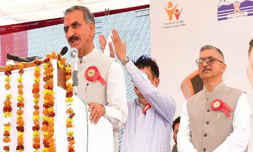 हिमाचल के CM ने नाहन में इंटरनेशनल महिला दिवस पर कामयाब महिलाओं को सम्मानित किया