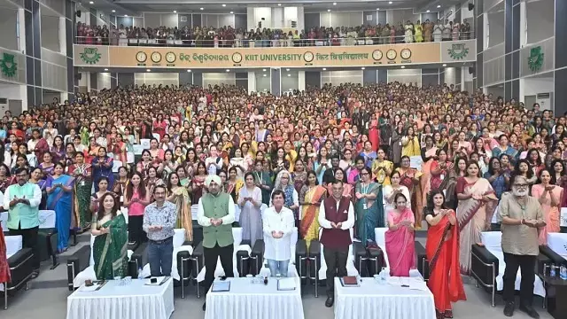 Achyuta Samant ने महिला शक्ति को बताया संस्थानों की ताकत Achyuta Samant ने महिला शक्ति को बताया संस्थानों की ताकत