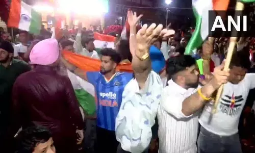 चंडीगढ़ में T20 वर्ल्ड कप फाइनल जीत का उत्सव, भारतीय टीम के प्रदर्शन से शहर में खुशी की लहर चंडीगढ़ में T20 वर्ल्ड कप फाइनल जीत का उत्सव, भारतीय टीम के प्रदर्शन से शहर में खुशी की लहर