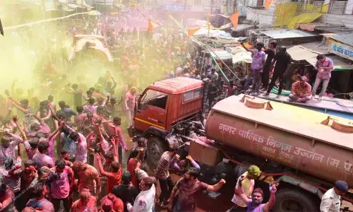 Ujjain: गेर जुलूस के दौरान पटाखा विस्फोट, उज्जैन में 5 लोग घायल