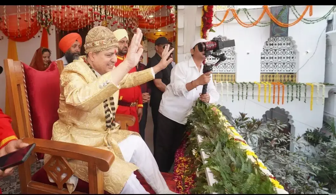 Dehradun: देश-विदेश से पहुंचे श्रद्धालु दरबार साहिब Dehradun: देश-विदेश से पहुंचे श्रद्धालु दरबार साहिब