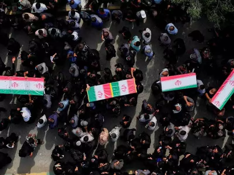 Iran crisis: मानवीय क्षति बढ़ने से 1,300 से ज़्यादा लोगों की मौत और 100,000 बेघर Iran crisis: मानवीय क्षति बढ़ने से 1,300 से ज़्यादा लोगों की मौत और 100,000 बेघर