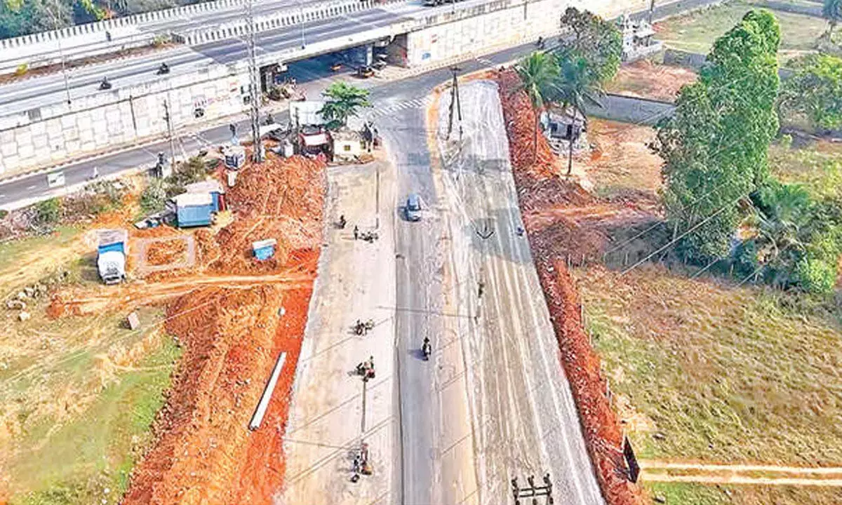 Andhra: भोगापुरम एयरपोर्ट को जोड़ने वाली सड़कें मई के आखिर तक पूरी हो जाएंगी Andhra: भोगापुरम एयरपोर्ट को जोड़ने वाली सड़कें मई के आखिर तक पूरी हो जाएंगी