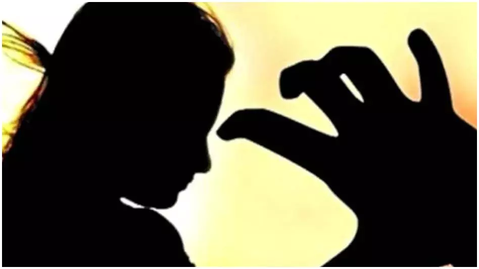 छेड़खानी: मूक बधिर महिला को बनाया निशाना, अनोखी सजा मिली छेड़खानी: मूक बधिर महिला को बनाया निशाना, अनोखी सजा मिली