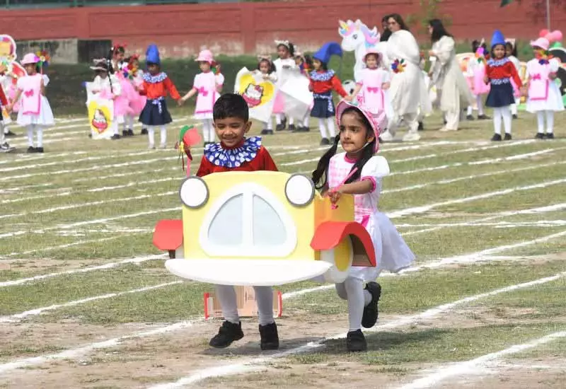Chandigarh में सेक्रेड हार्ट स्कूल के ‘टूनाथॉन’ में नन्हे-मुन्ने बच्चों ने जलवा बिखेरा Chandigarh में सेक्रेड हार्ट स्कूल के ‘टूनाथॉन’ में नन्हे-मुन्ने बच्चों ने जलवा बिखेरा