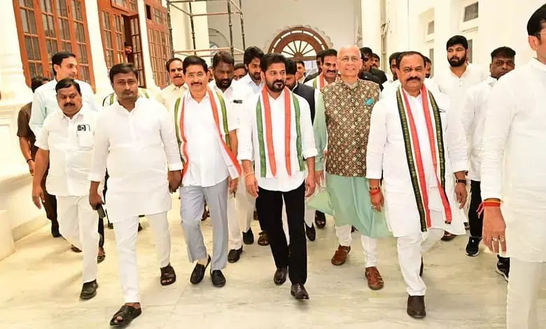 Telangana Congress राज्यसभा चुनाव: सिंघवी ने ₹2,860 करोड़, रेड्डी ने ₹41 करोड़ घोषित किए Telangana Congress राज्यसभा चुनाव: सिंघवी ने ₹2,860 करोड़, रेड्डी ने ₹41 करोड़ घोषित किए