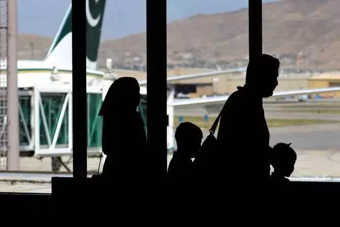Pakistani वीज़ा पर ब्लैक मार्केट के आरोपों को एम्बेसी ने नकारा Pakistani वीज़ा पर ब्लैक मार्केट के आरोपों को एम्बेसी ने नकारा