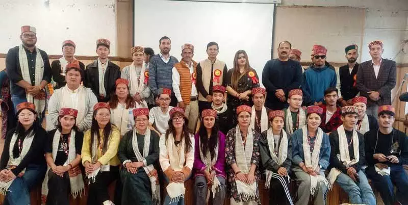ABVP ने कुल्लू में क्रॉस-कल्चरल टूर पर लद्दाख के स्टूडेंट्स को सम्मानित किया ABVP ने कुल्लू में क्रॉस-कल्चरल टूर पर लद्दाख के स्टूडेंट्स को सम्मानित किया
