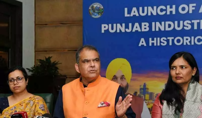 New industrial policy: बिज़नेसमैन से मिली-जुली प्रतिक्रिया, देश में सबसे अच्छी, मंत्री ने कहा New industrial policy: बिज़नेसमैन से मिली-जुली प्रतिक्रिया, देश में सबसे अच्छी, मंत्री ने कहा