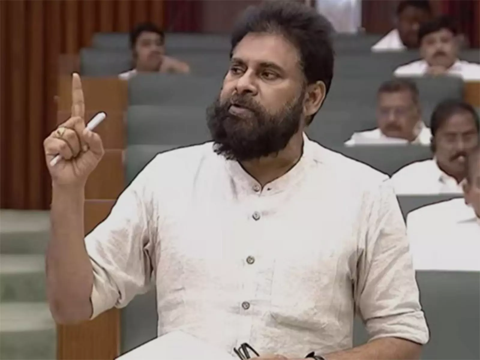 आदिवासी संस्कृति के सम्मान की बात: Pawan Kalyan आदिवासी संस्कृति के सम्मान की बात: Pawan Kalyan