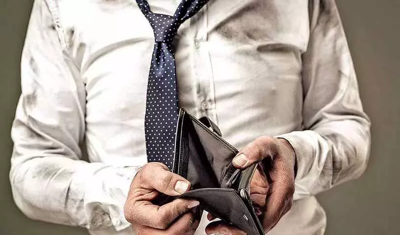 तेलंगाना में NAM, NHM कर्मचारियों के 19,000 परिवारों को सैलरी में देरी का सामना करना पड़ रहा तेलंगाना में NAM, NHM कर्मचारियों के 19,000 परिवारों को सैलरी में देरी का सामना करना पड़ रहा