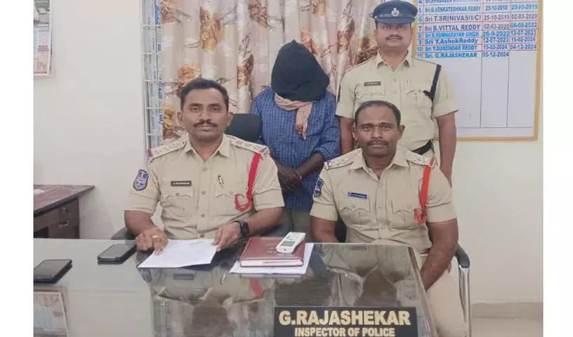CI Rajasekhar ने पेनपहाड़ मर्डर केस में गिरफ्तारी की पुष्टि की CI Rajasekhar ने पेनपहाड़ मर्डर केस में गिरफ्तारी की पुष्टि की