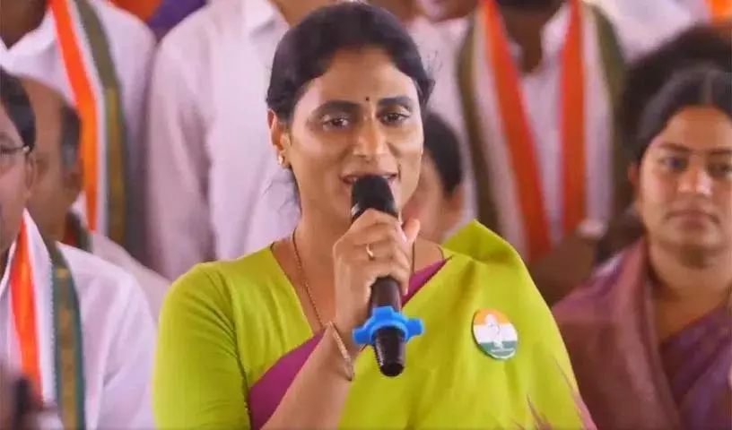 YS Sharmila ने चंद्रबाबू और मोदी पर जमकर निशाना साधा YS Sharmila ने चंद्रबाबू और मोदी पर जमकर निशाना साधा