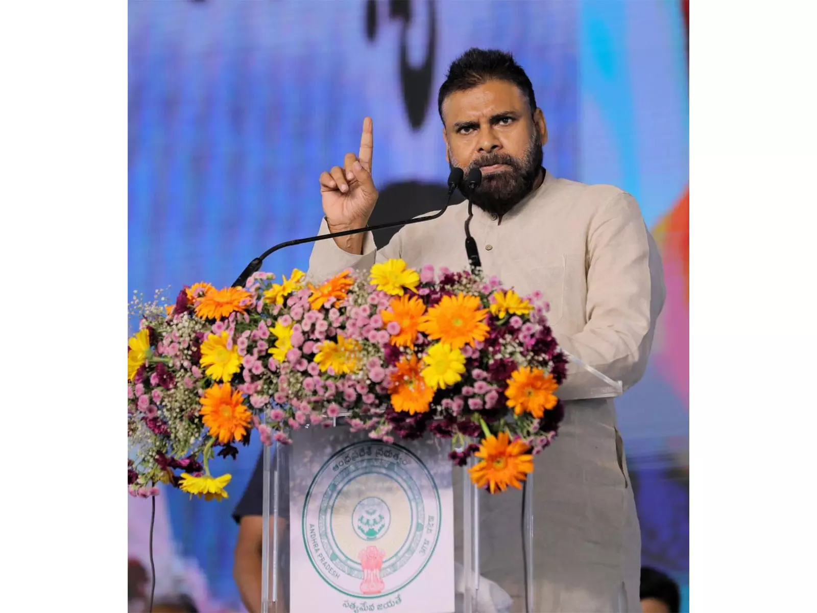 अंतरराष्ट्रीय महिला दिवस पर Pawan Kalyan का संदेश अंतरराष्ट्रीय महिला दिवस पर Pawan Kalyan का संदेश