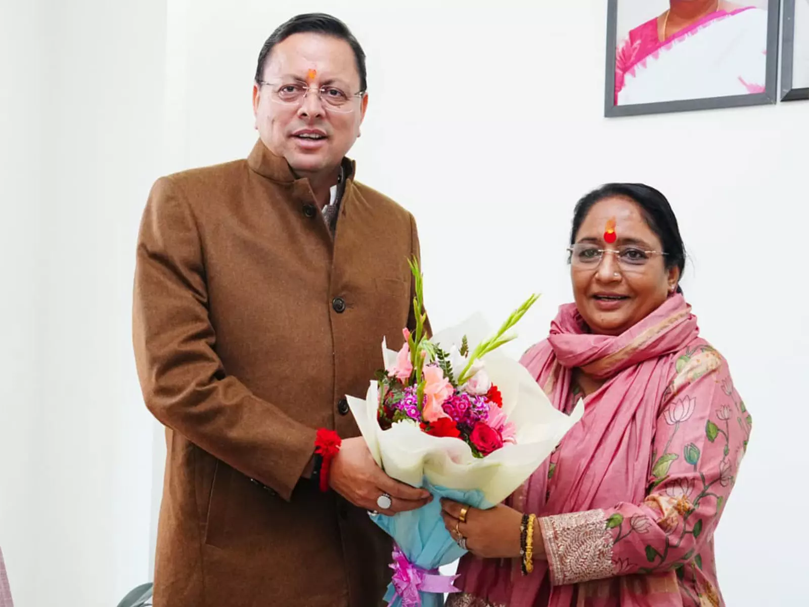 उत्तराखंड के CM धामी ने गैरसैंण में विधानसभा स्पीकर रितु खंडूरी भूषण से मुलाकात की उत्तराखंड के CM धामी ने गैरसैंण में विधानसभा स्पीकर रितु खंडूरी भूषण से मुलाकात की