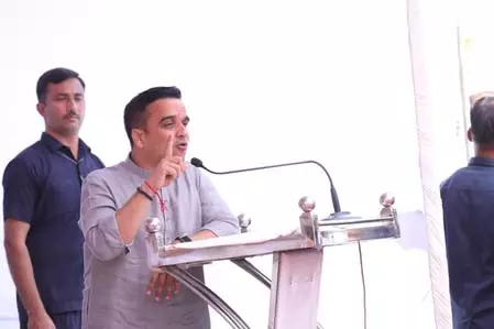 भारत के 11 शेरों के पीछे देश की 140 करोड़ जनता की दहाड़: हर्ष संघवी भारत के 11 शेरों के पीछे देश की 140 करोड़ जनता की दहाड़: हर्ष संघवी