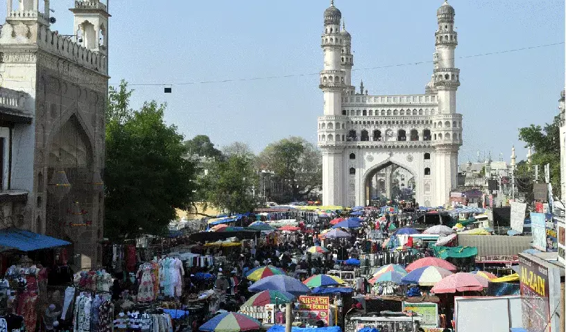 Hyderabad  के बाज़ारों में रमज़ान की खरीदारी की भीड़ शुरू हो गई
