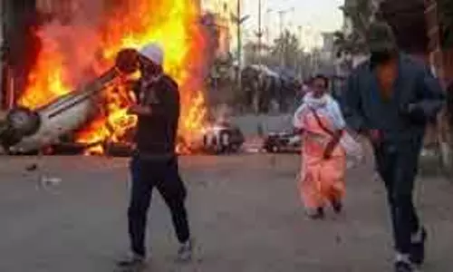 साकेत में Manipur की छात्रा के साथ मारपीट और नस्लीय टिप्पणी साकेत में Manipur की छात्रा के साथ मारपीट और नस्लीय टिप्पणी