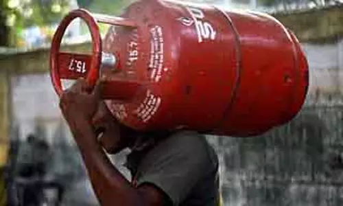 LPG की कीमत में बढ़ोतरी: वामपंथियों ने की निंदा
