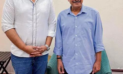 Maharashtra के पूर्व डिप्टी CM की कार दुर्घटना की जांच के लिए रोहित पवार ने केजरीवाल से की मुलाकात Maharashtra के पूर्व डिप्टी CM की कार दुर्घटना की जांच के लिए रोहित पवार ने केजरीवाल से की मुलाकात