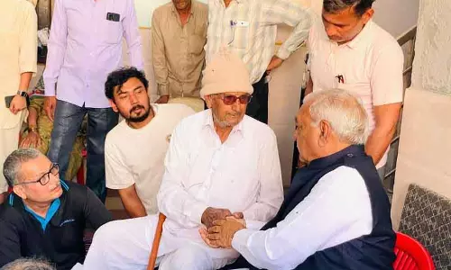 भूपेंद्र हुड्डा ने Rohtak में स्क्वाड्रन लीडर अनुज शर्मा के परिजनों को दी सांत्वना