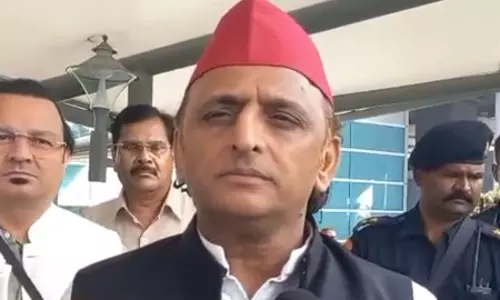 बजट सत्र से पहले अखिलेश यादव ने कसा तंज, सरकार ने विदेश नीति गिरवी रख दी