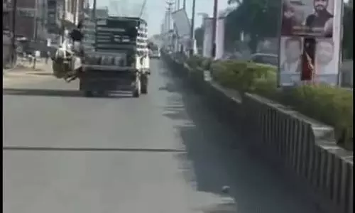 पिकअप को लहराते हुए शहर में तेज रफ्तार दौड़ाया, पुलिस ने 4500 चालान काटा पिकअप को लहराते हुए शहर में तेज रफ्तार दौड़ाया, पुलिस ने 4500 चालान काटा