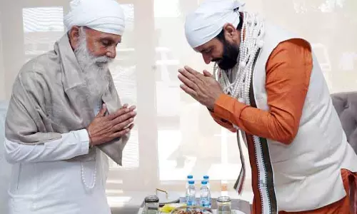 नामधारियों पर राजनीतिक फोकस के बीच सैनी Sirsa होला मोहल्ला में शामिल हुए नामधारियों पर राजनीतिक फोकस के बीच सैनी Sirsa होला मोहल्ला में शामिल हुए