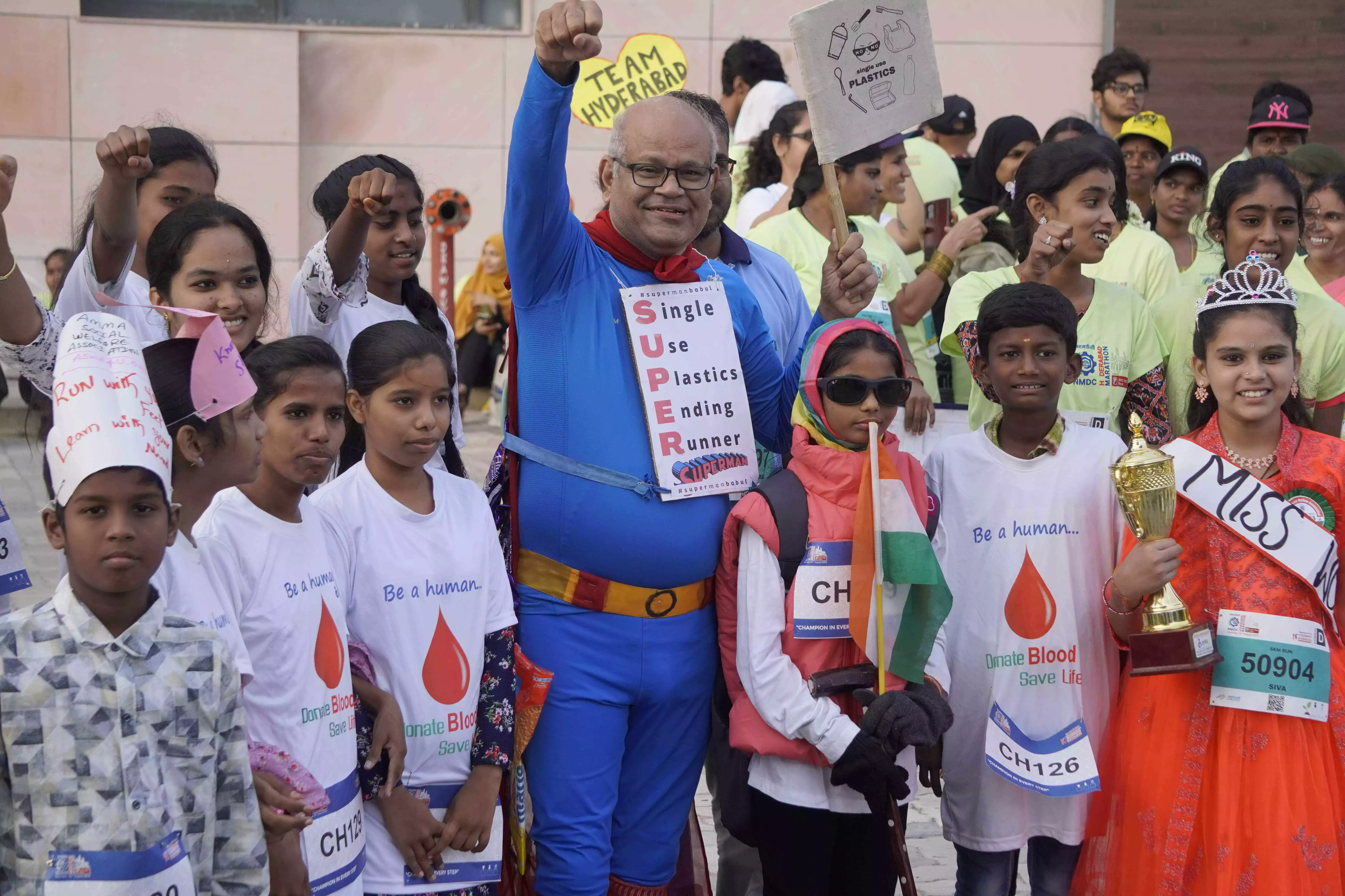 Andhra: विजयवाड़ा में नो-प्लास्टिक नेचर रन में भारी भीड़ उमड़ी Andhra: विजयवाड़ा में नो-प्लास्टिक नेचर रन में भारी भीड़ उमड़ी