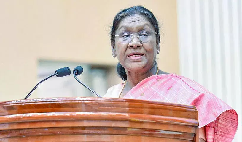 Bengal सरकार ने President Murmu के दौरे में प्रोटोकॉल उल्लंघन पर गृह मंत्रालय के नोट का जवाब दिया