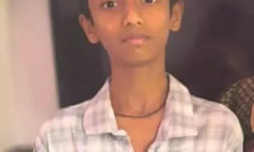Bellary : लड़के ने जानलेवा हथियारों से हमला कर अपने क्लासमेट की हत्या कर दी Bellary : लड़के ने जानलेवा हथियारों से हमला कर अपने क्लासमेट की हत्या कर दी