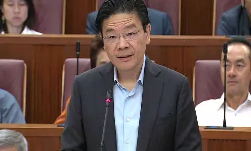 Singapore के PM ने खाड़ी देशों के नेताओं से अपने नागरिकों की सुरक्षा पर बात की Singapore के PM ने खाड़ी देशों के नेताओं से अपने नागरिकों की सुरक्षा पर बात की