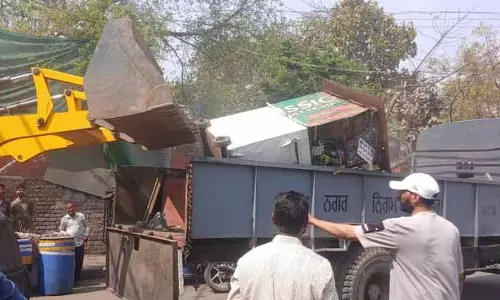 Amritsar: वाल्ड सिटी से सिगरेट, तंबाकू के खोखे हटाए गए