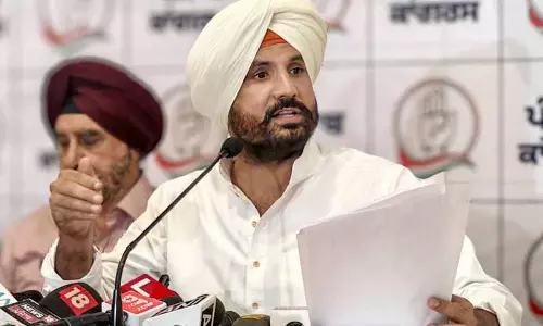 बहुत कम, बहुत देर हो चुकी है, महिलाओं के लिए 1,000 रुपये प्रति माह पर Raja Waring