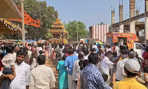 Chintamani : मदिकेरे लक्ष्मी नरसिंहस्वामी रथ महोत्सव एक बड़ा आयोजन है Chintamani : मदिकेरे लक्ष्मी नरसिंहस्वामी रथ महोत्सव एक बड़ा आयोजन है