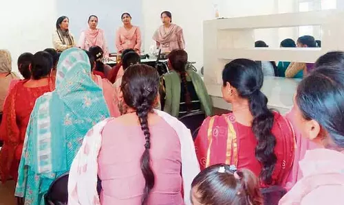 Ludhiana: 80 महिलाओं को बेकरी की ट्रेनिंग दी गई Ludhiana: 80 महिलाओं को बेकरी की ट्रेनिंग दी गई