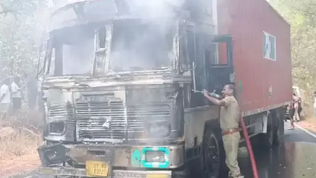 दुखद! Kuchinda में कंटेनर-बाइक की टक्कर में तीन लोगों की मौत