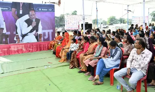 अंतर्राष्ट्रीय महिला दिवस पर छतौना में वृहद महतारी वंदन सम्मेलन आयोजित अंतर्राष्ट्रीय महिला दिवस पर छतौना में वृहद महतारी वंदन सम्मेलन आयोजित