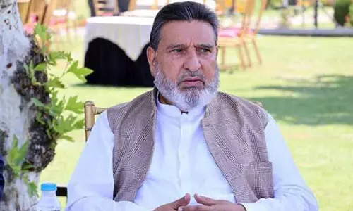 केंद्र को जम्मू-कश्मीर और दिल्ली के बीच भरोसे की कमी को दूर करना चाहिए: Bukhari